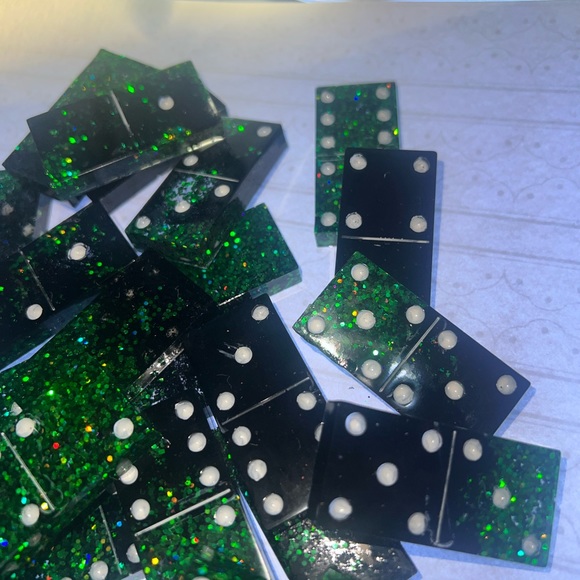 Dominos - Picture 2 of 6